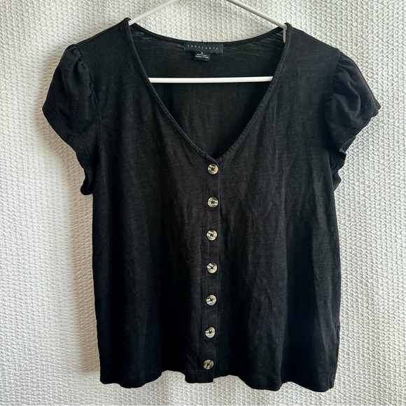 Sanctuary Women’s Black Button-Down Cap Sleeve Shirt Size: M - Picture 1 of 4
